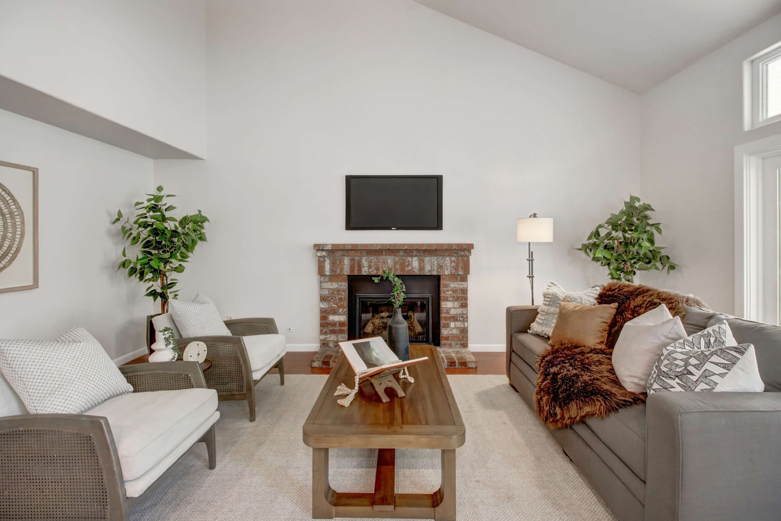 Keller Cir, Folsom - Premiere Home Staging & Design