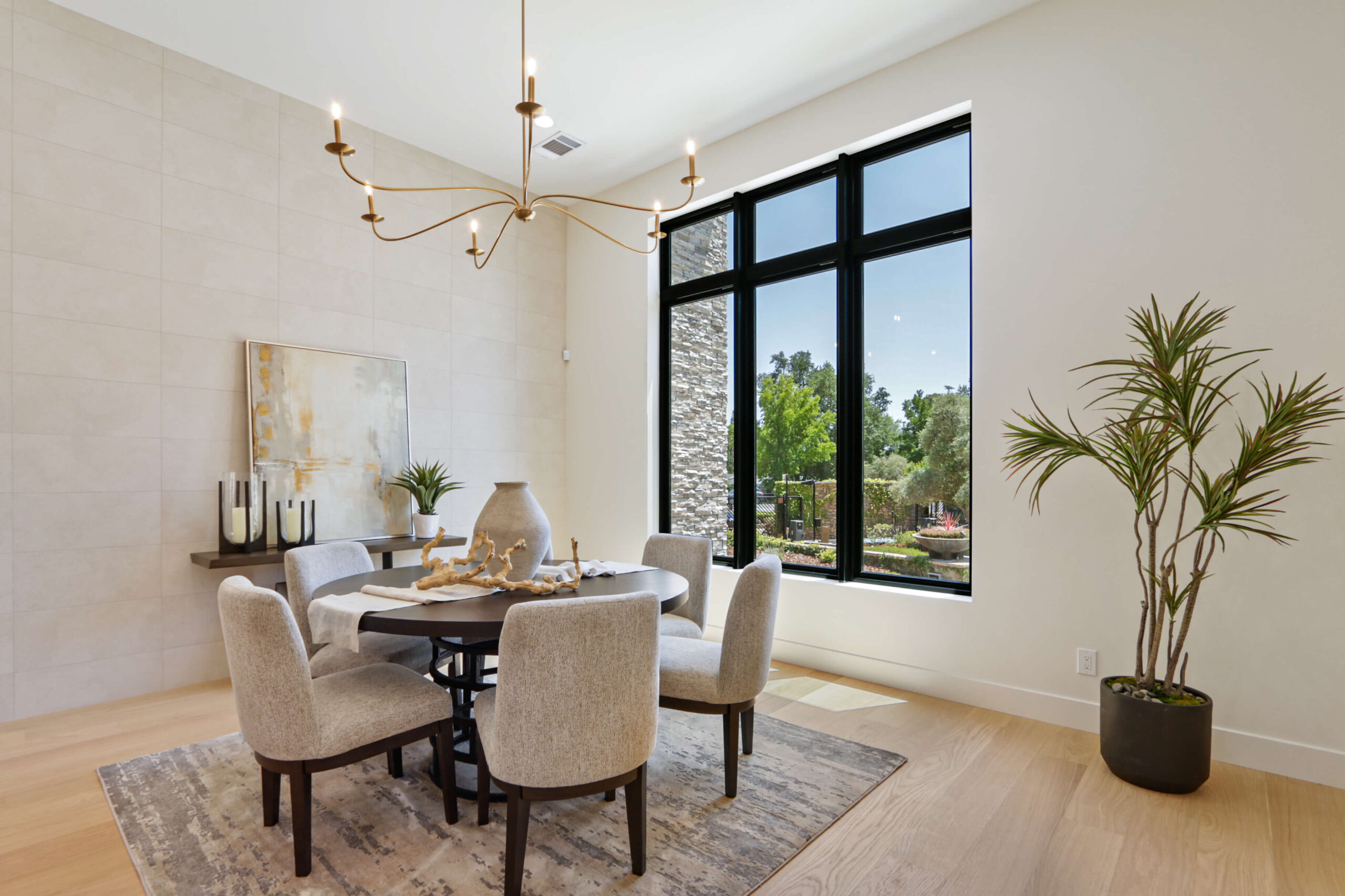 Pars Oak Ln, Carmichael - Premiere Home Staging & Design