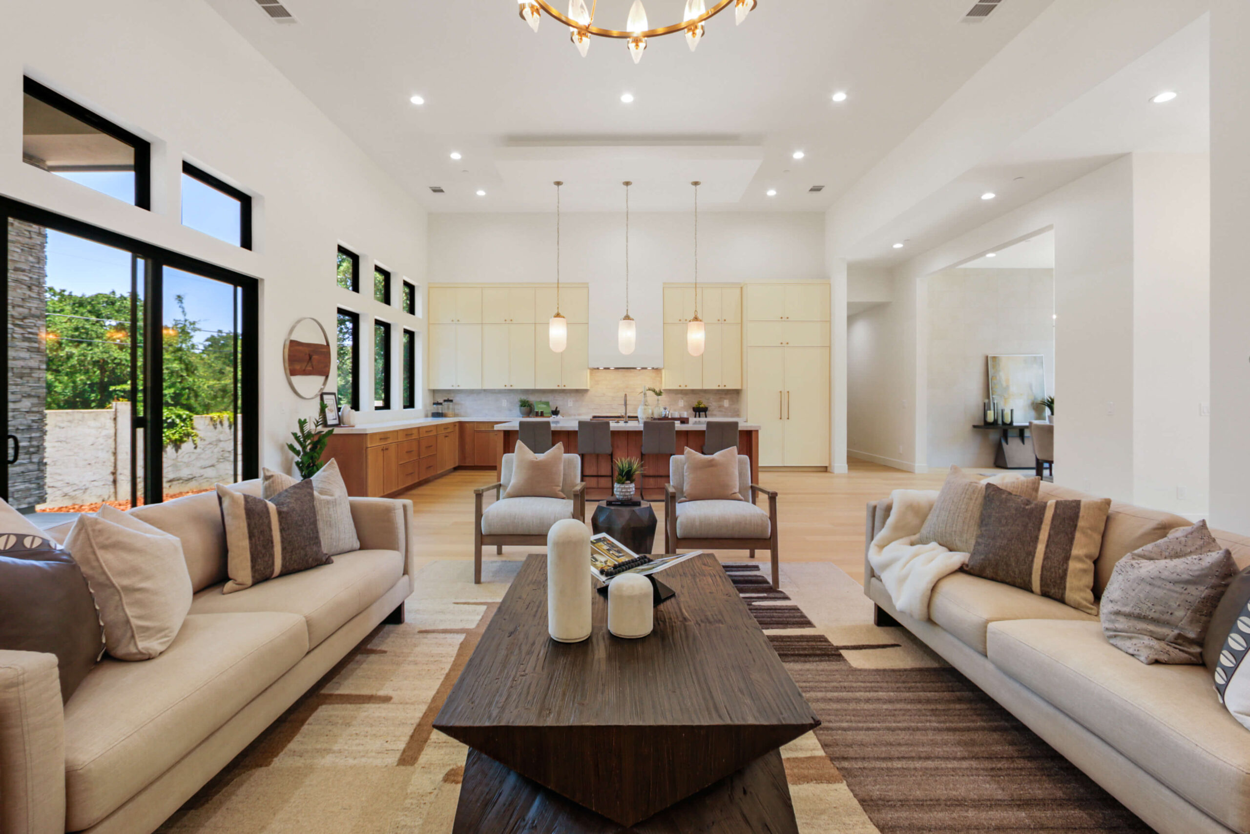 Pars Oak Ln, Carmichael - Premiere Home Staging & Design