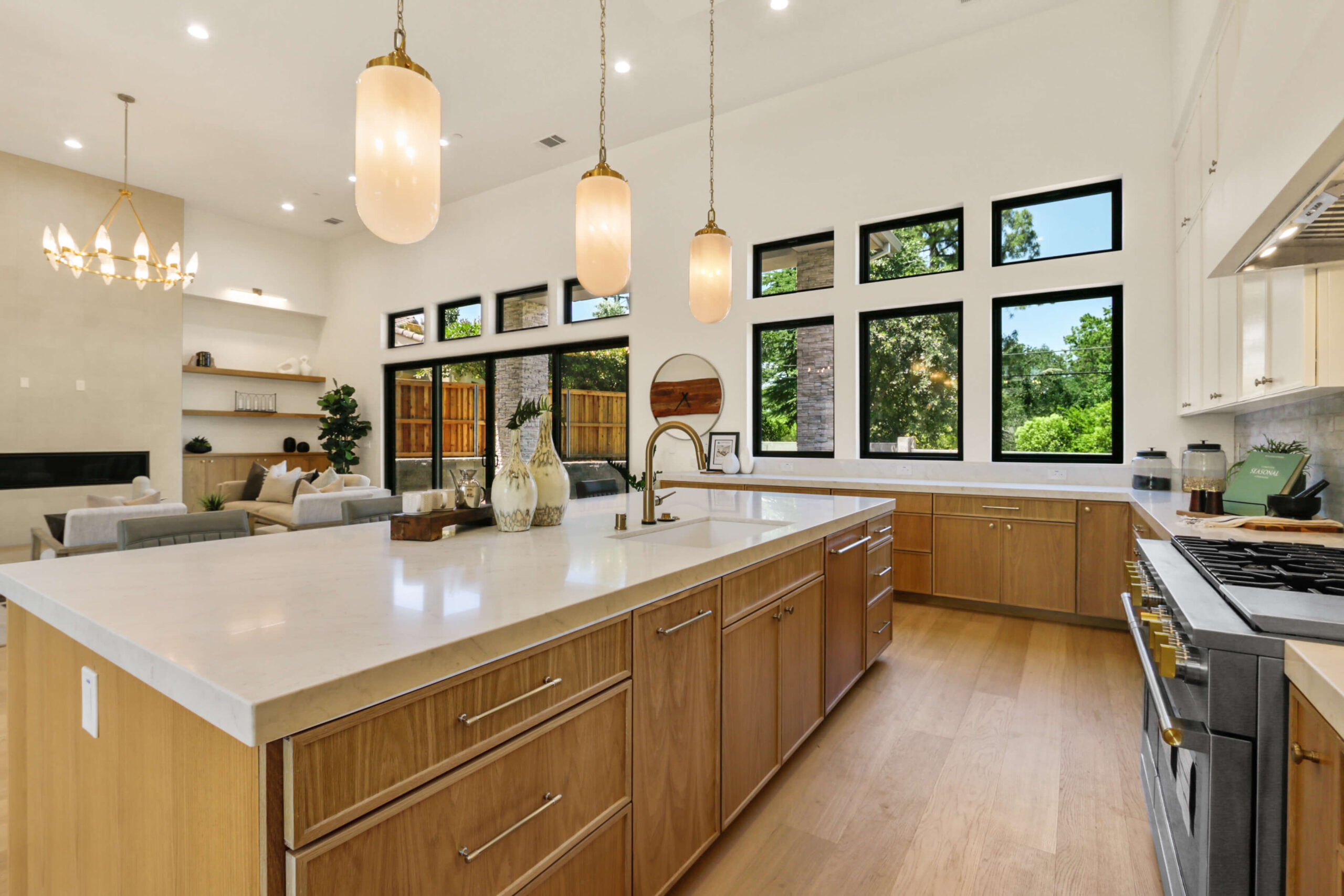 Pars Oak Ln, Carmichael - Premiere Home Staging & Design