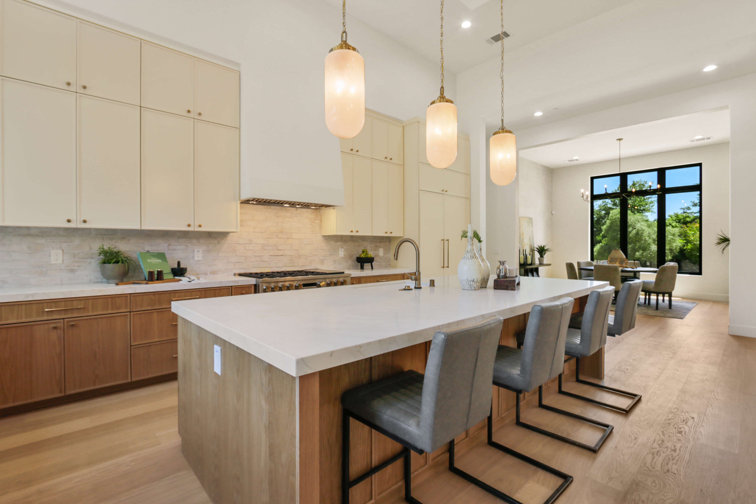 Pars Oak Ln, Carmichael - Premiere Home Staging & Design