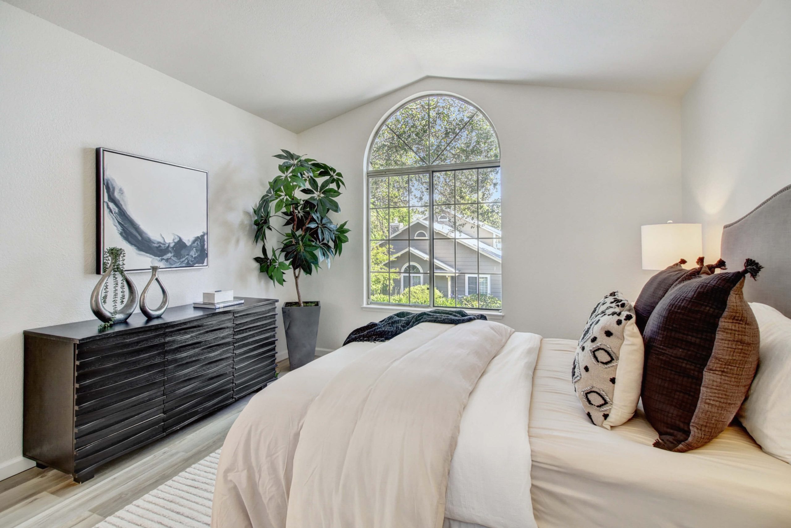 Pierpoint Cir, Folsom - Premiere Home Staging & Design