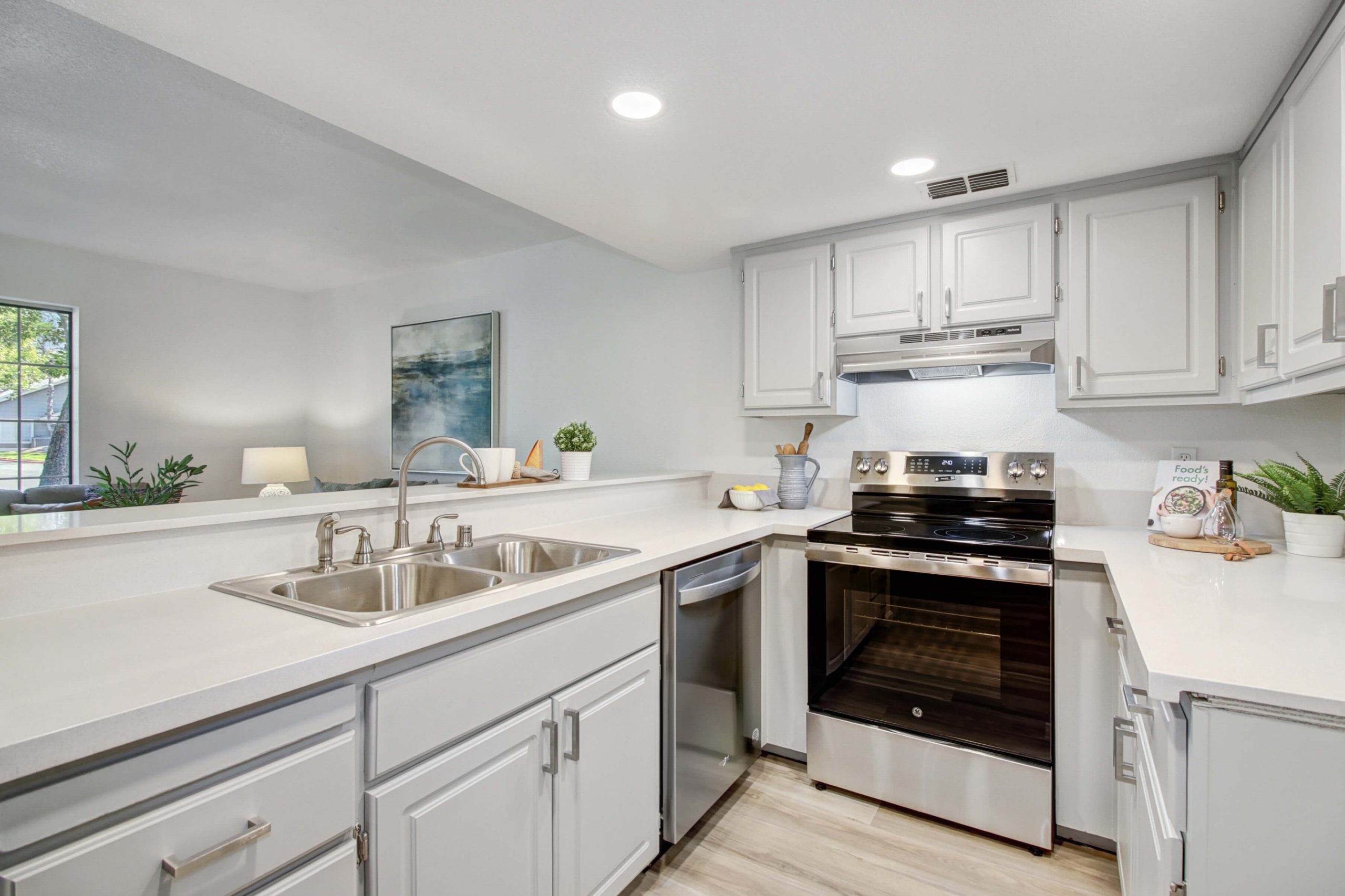 Pierpoint Cir, Folsom - Premiere Home Staging & Design