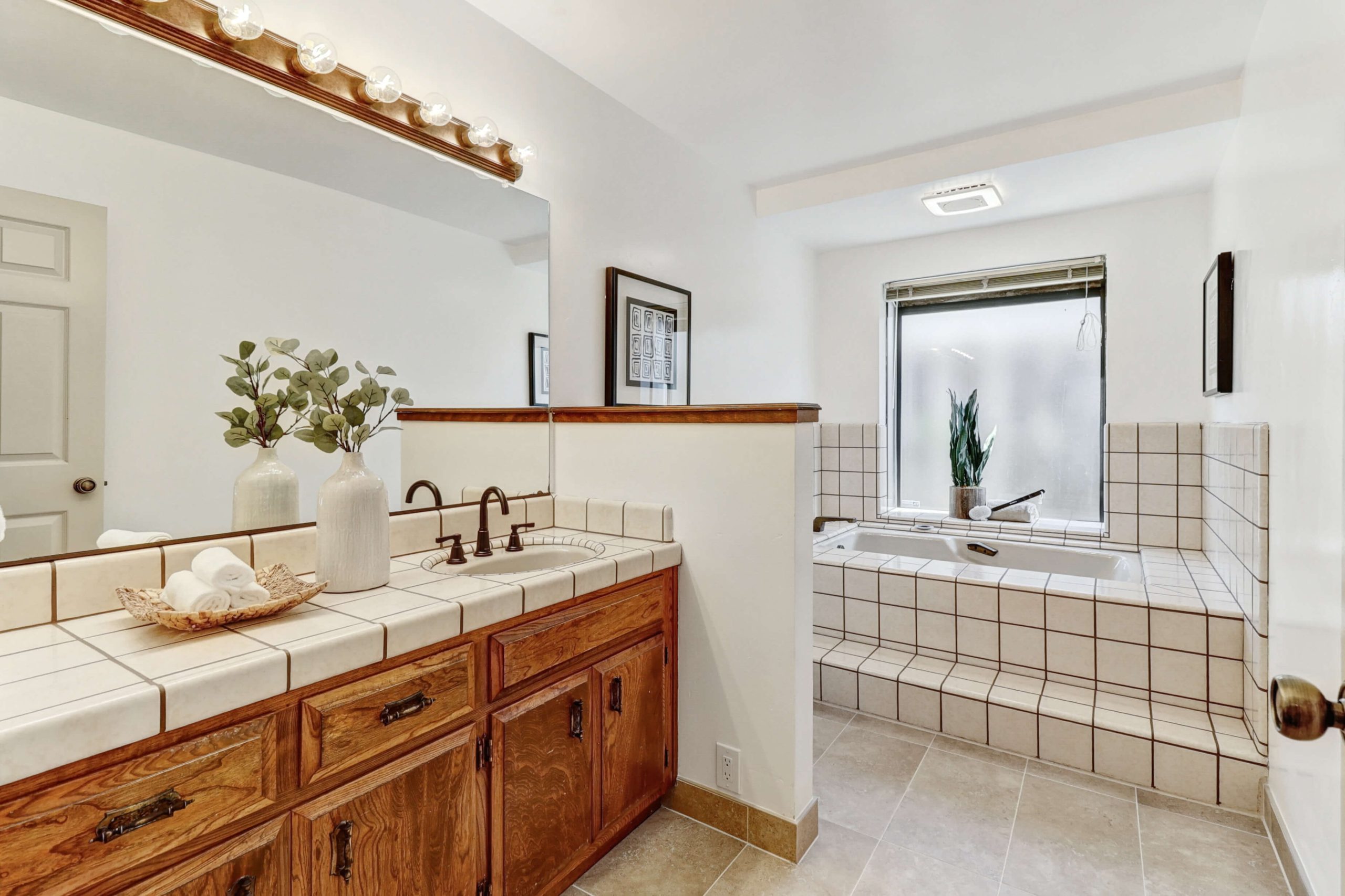 Reinhold St, Fair Oaks - Premiere Home Staging & Design