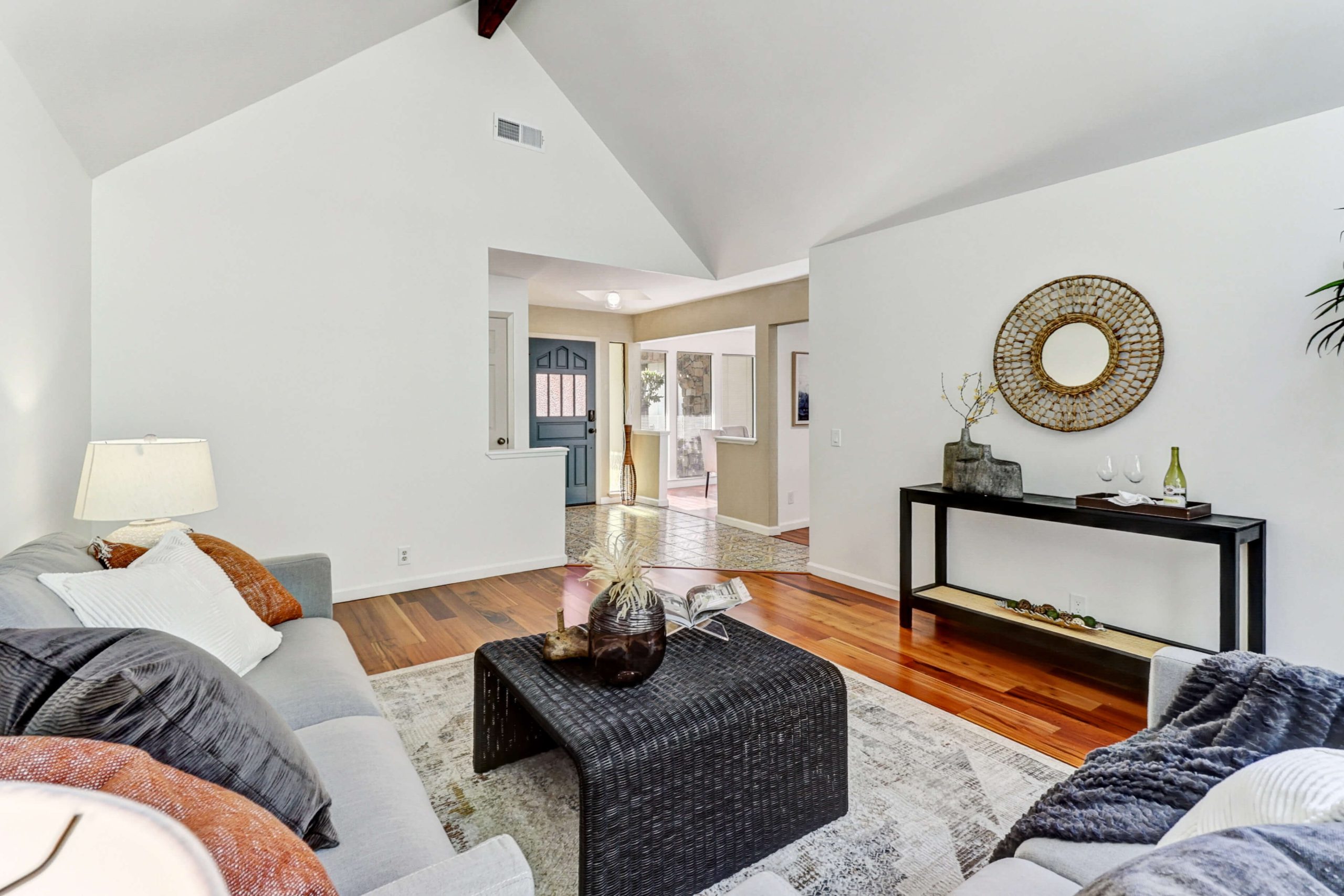 Reinhold St, Fair Oaks - Premiere Home Staging & Design