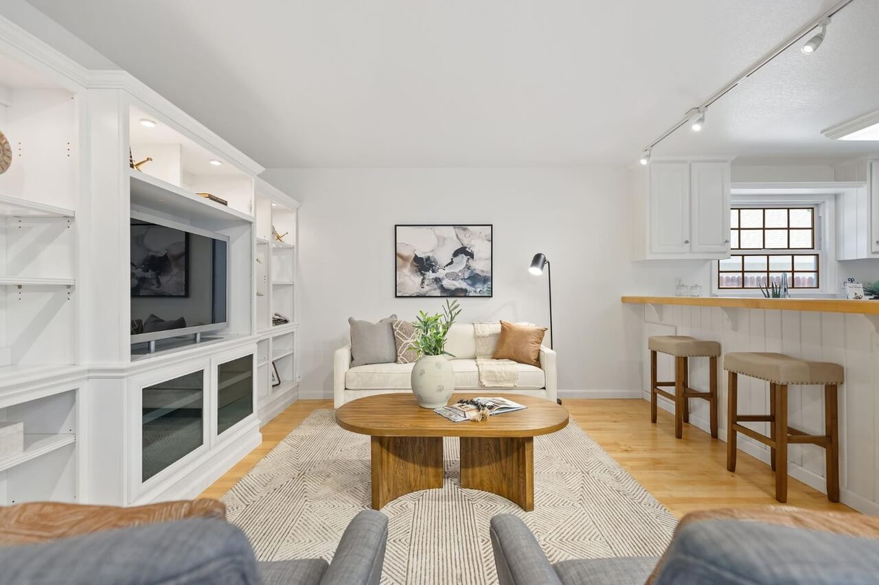 Blue Jay Way, Citrus Heights - Premiere Home Staging & Design