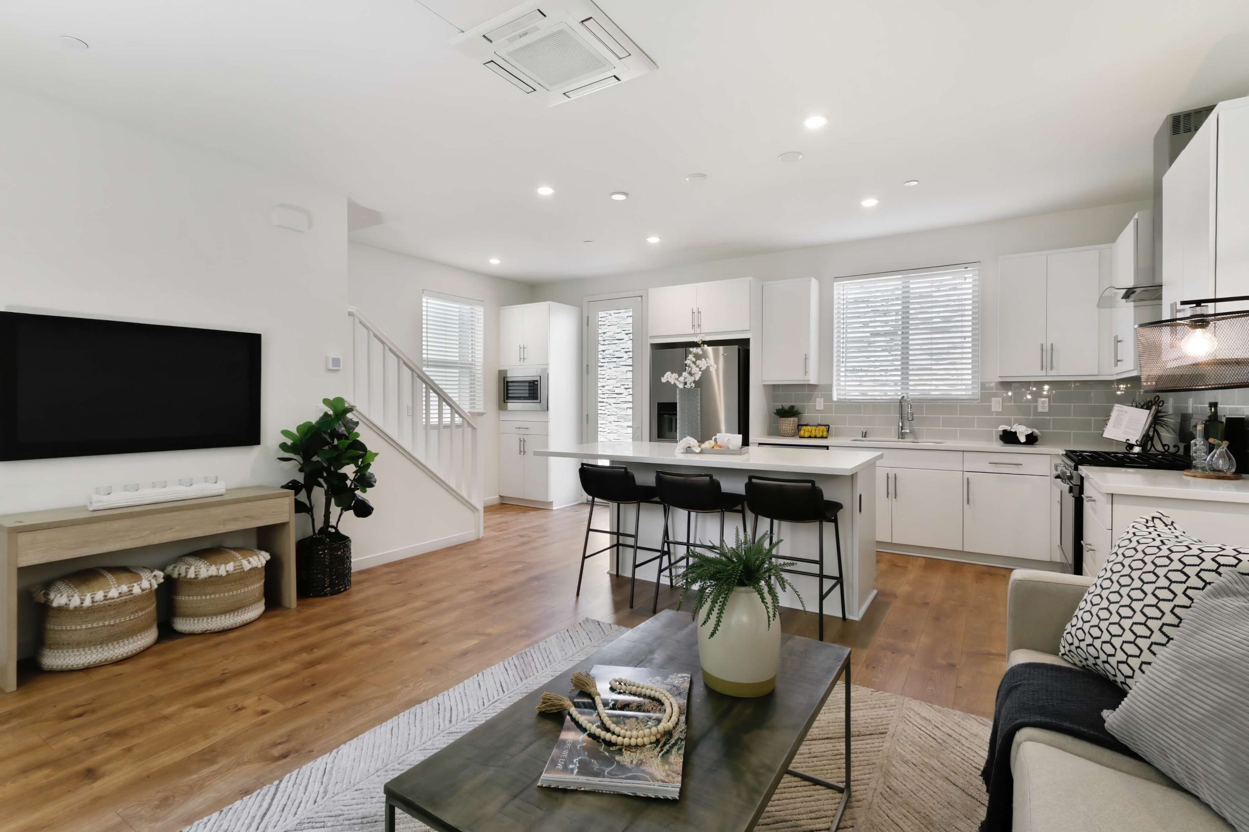 Crate Ave, Sacramento - Premiere Home Staging & Design