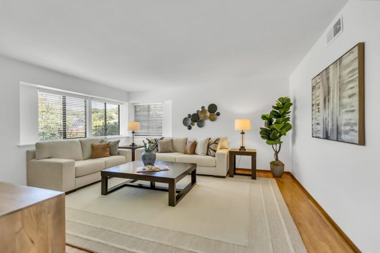 Parish Ct, Sacramento - Premiere Home Staging & Design