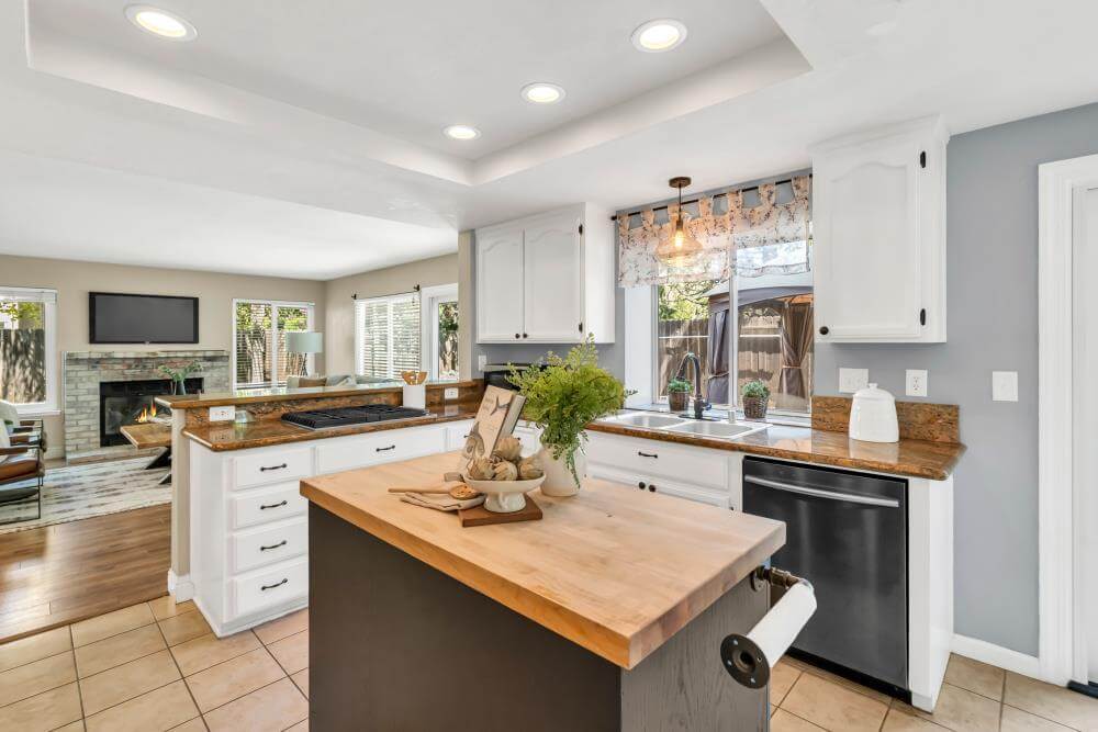 S Lexington, Folsom - Premiere Home Staging & Design