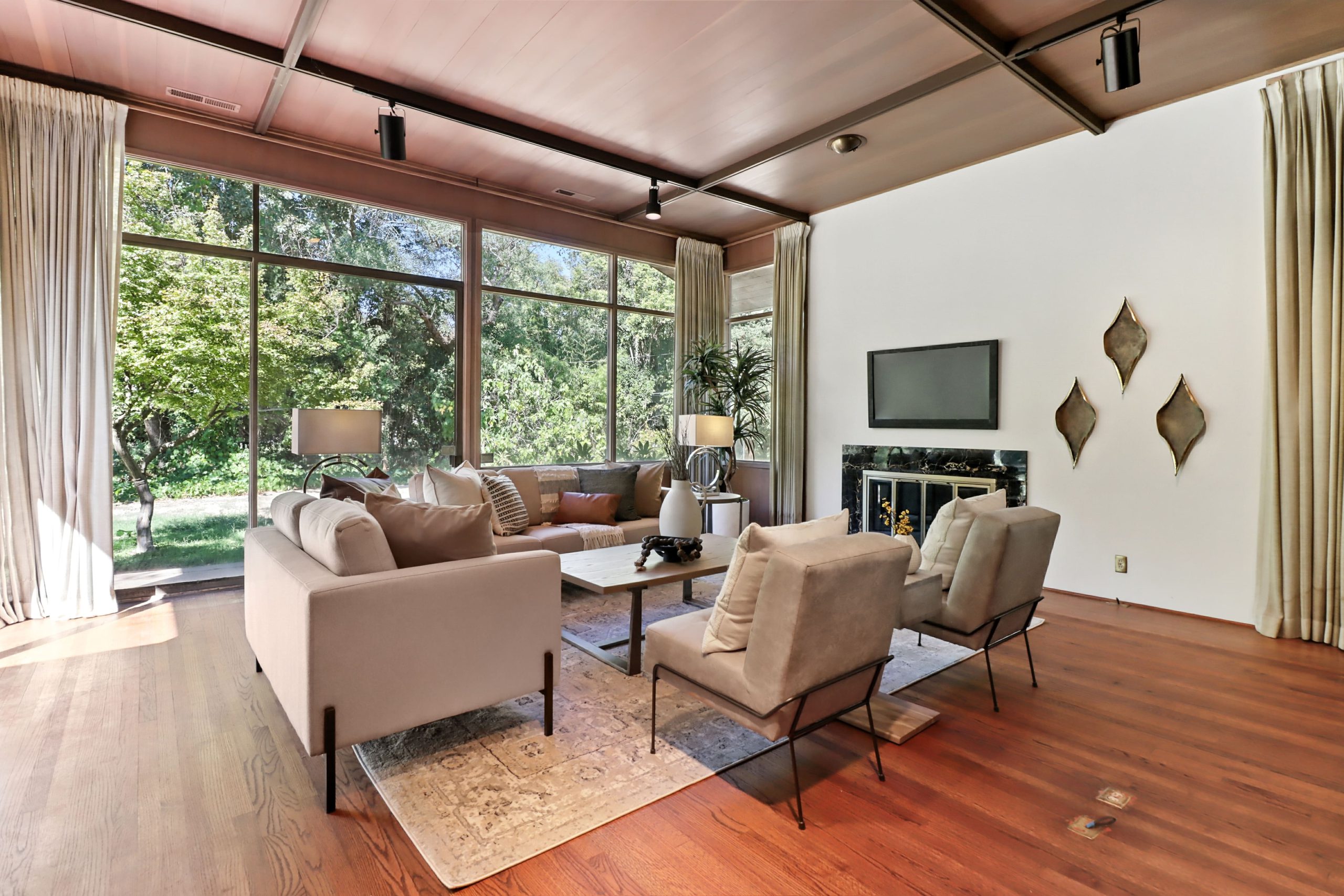 Barberry Ln, Sacramento - Premiere Home Staging & Design