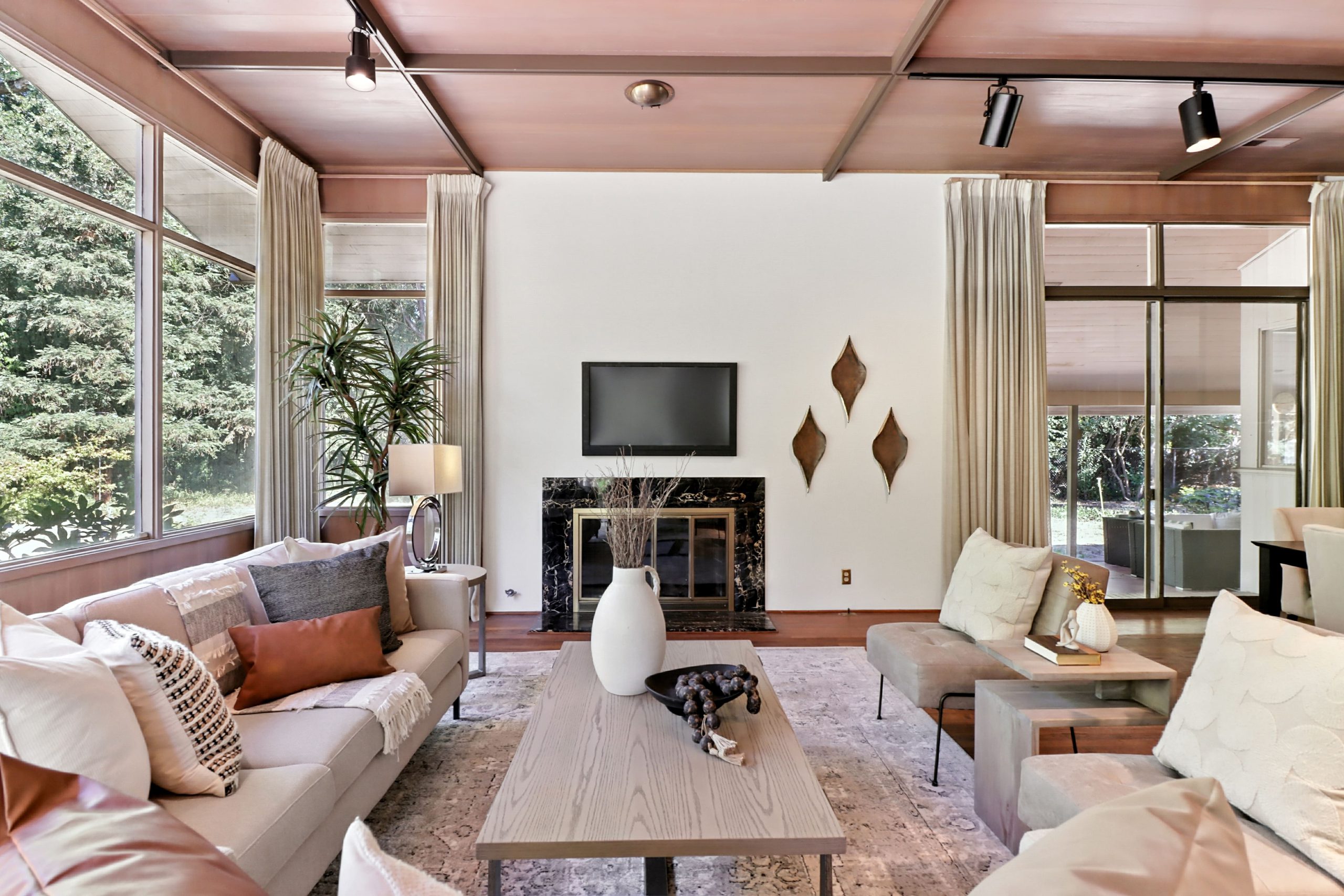Barberry Ln, Sacramento - Premiere Home Staging & Design