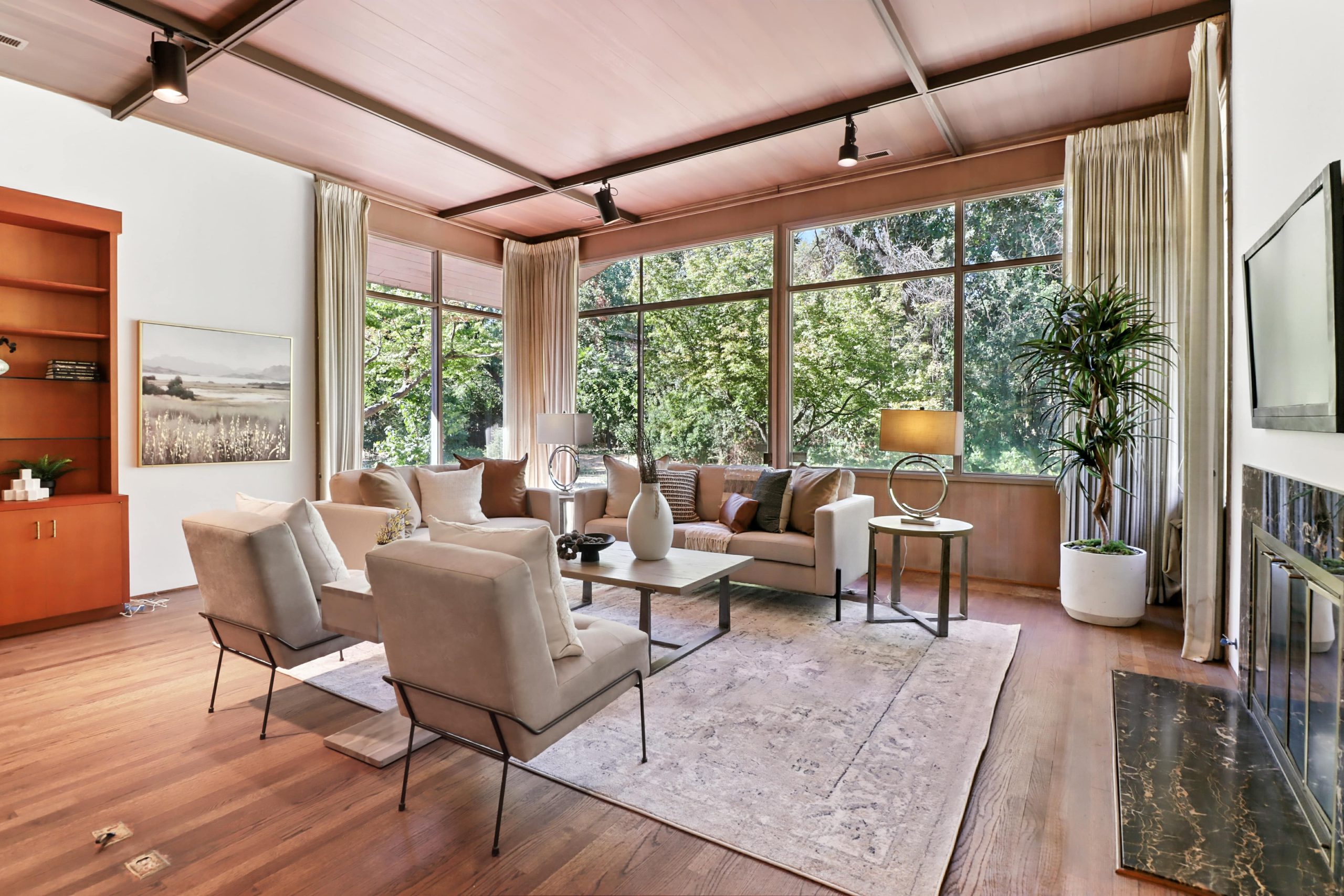 Barberry Ln, Sacramento - Premiere Home Staging & Design