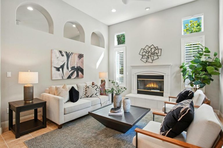 Eagle Glen Dr, Roseville - Premiere Home Staging & Design