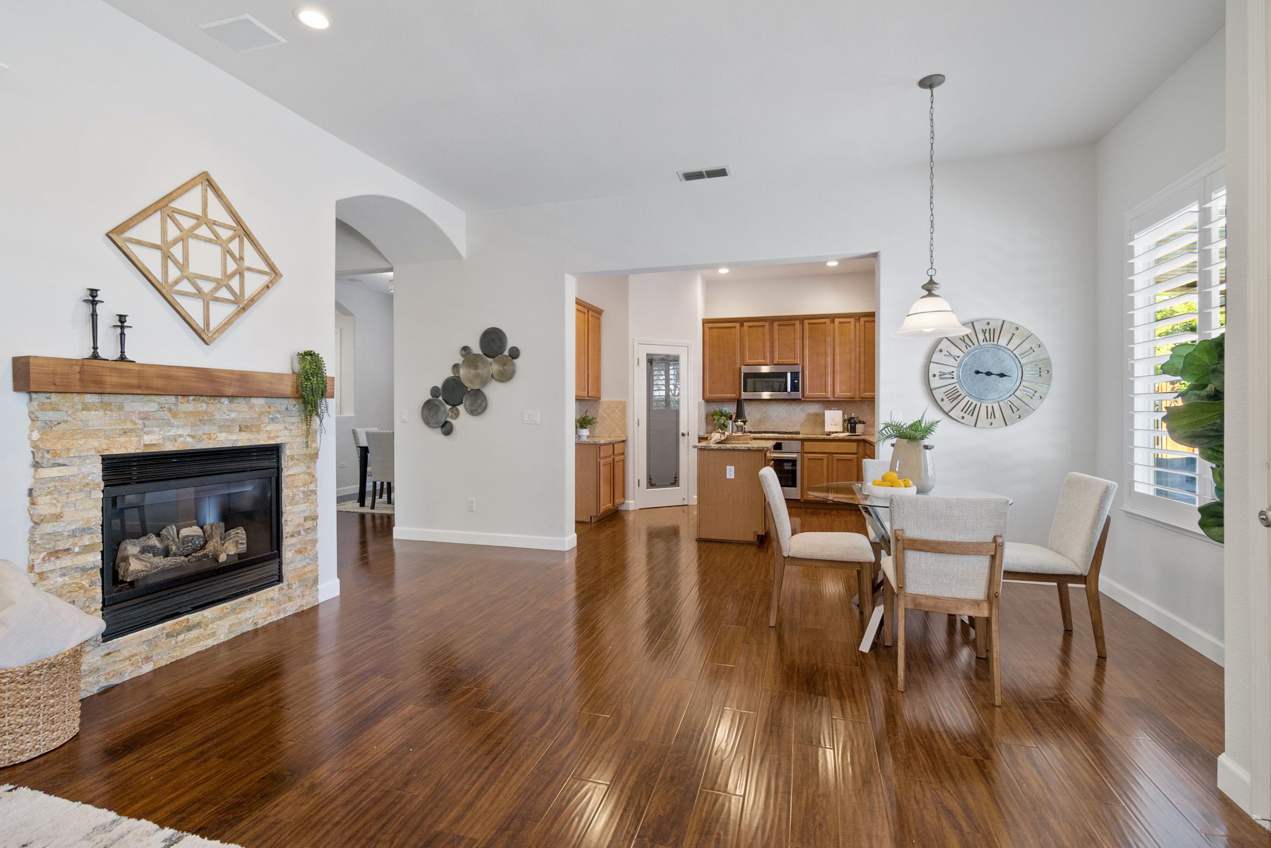 St John Rd, West Sacramento - Premiere Home Staging & Design