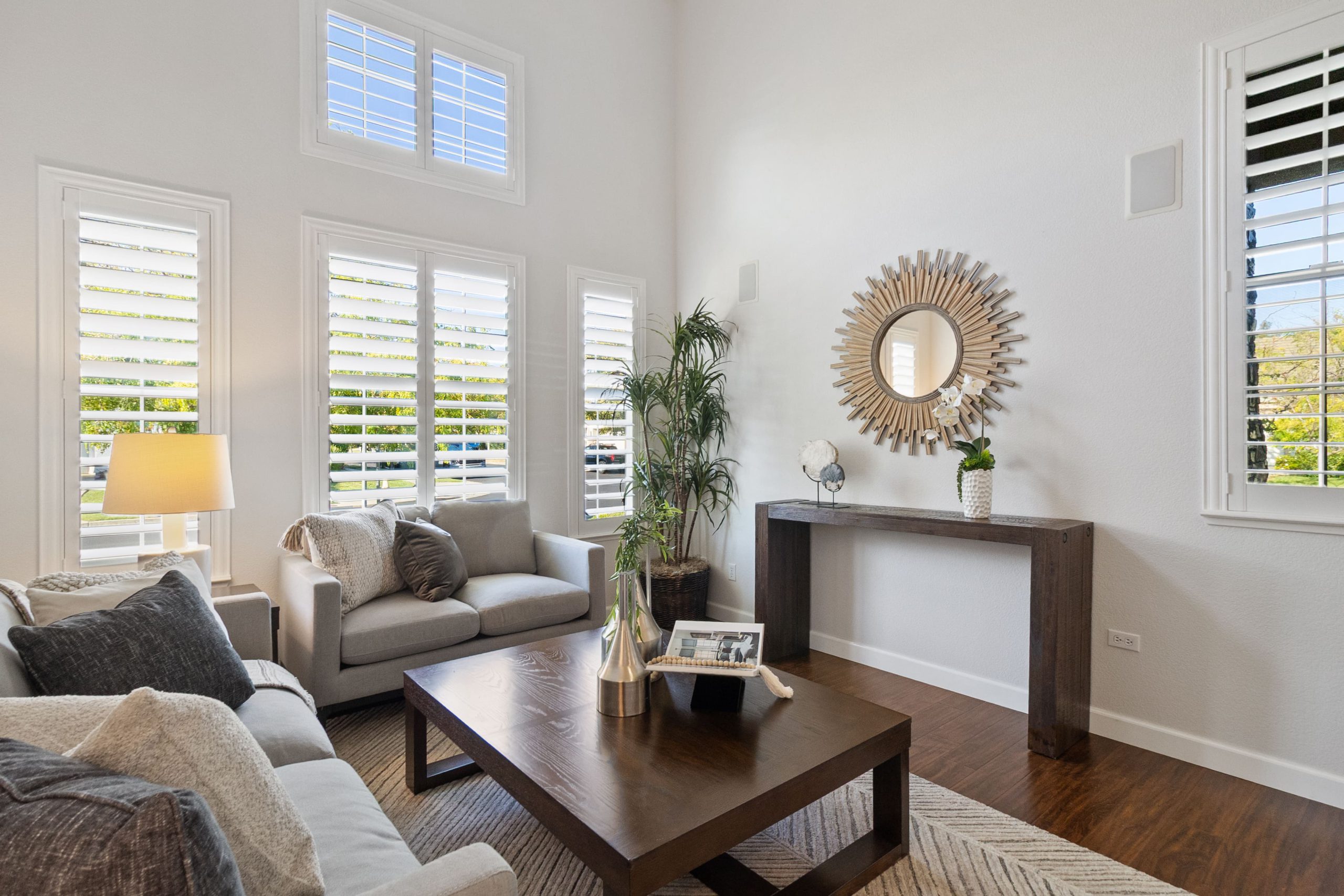 St John Rd, West Sacramento - Premiere Home Staging & Design