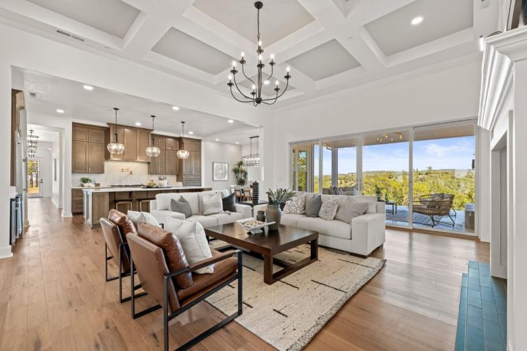 Surrey Junction Ln, Sutter Creek - Premiere Home Staging & Design