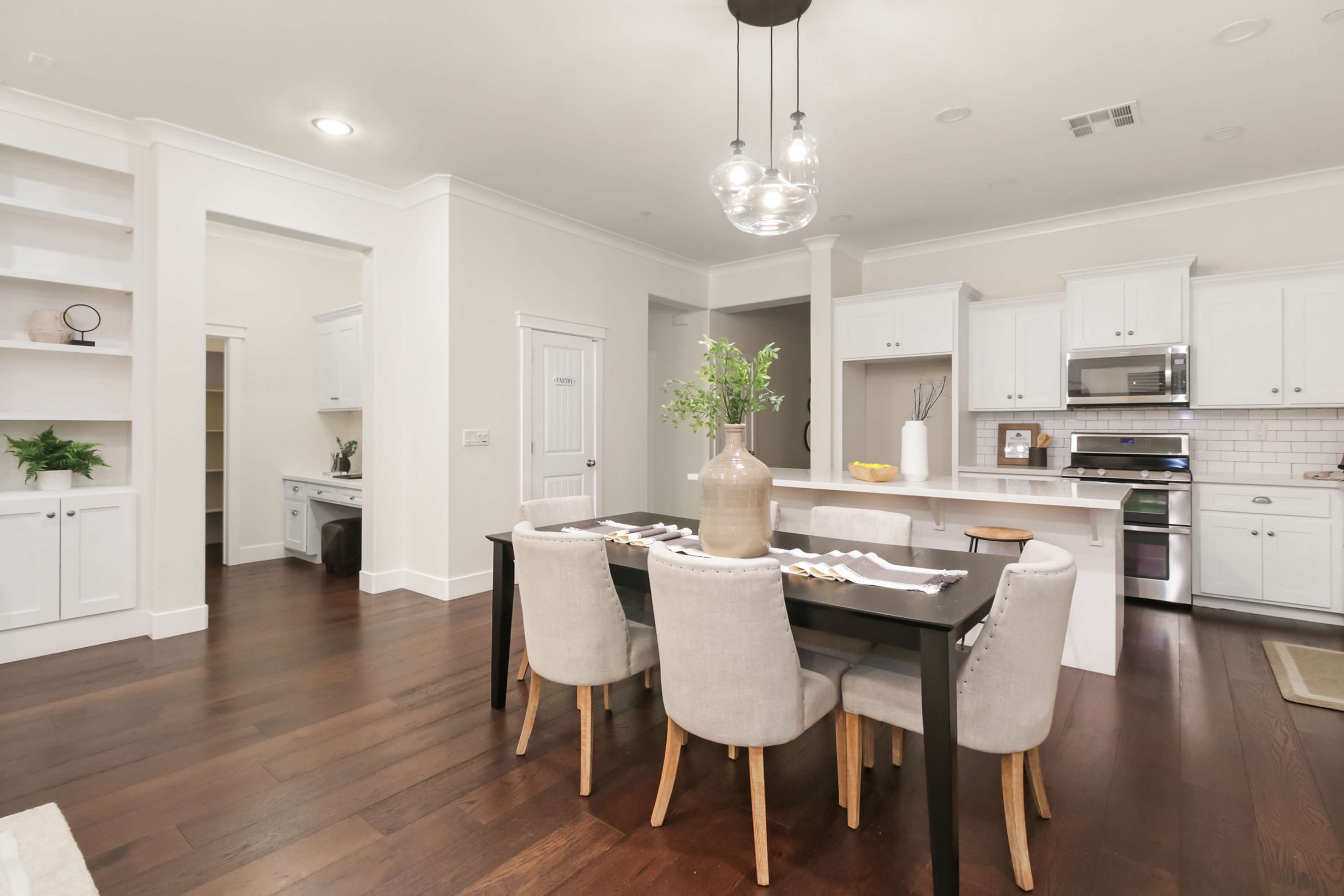 Oak Trail Way, Roseville - Premiere Home Staging & Design