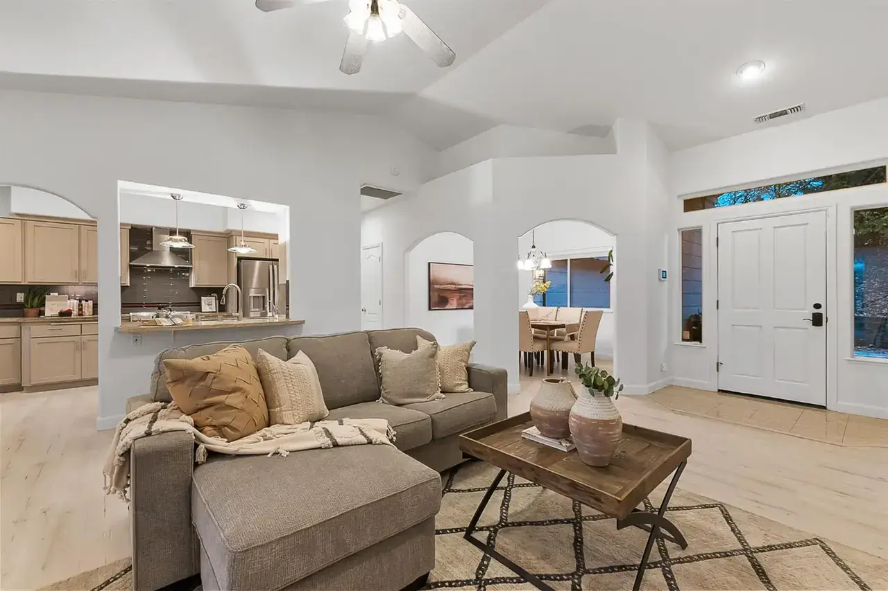 Lori Dr, Grass Valley - Premiere Home Staging & Design