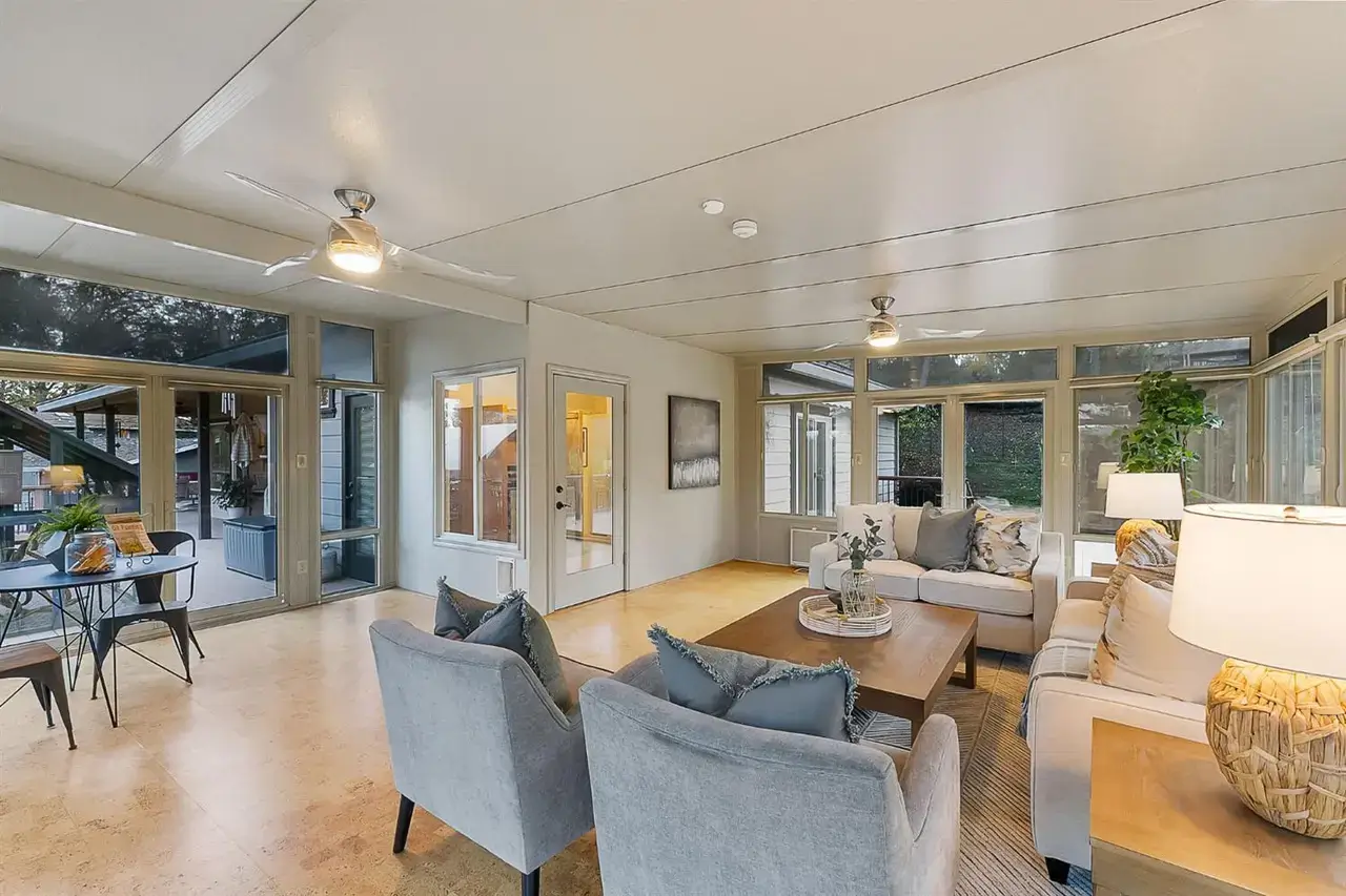 Lori Dr, Grass Valley - Premiere Home Staging & Design