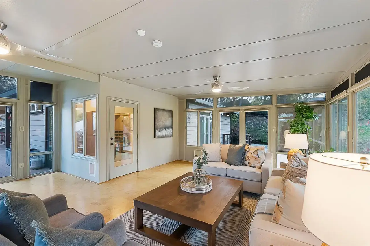 Lori Dr, Grass Valley - Premiere Home Staging & Design