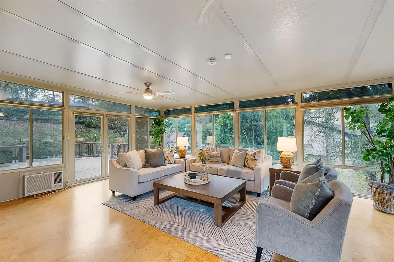 Lori Dr, Grass Valley - Premiere Home Staging & Design
