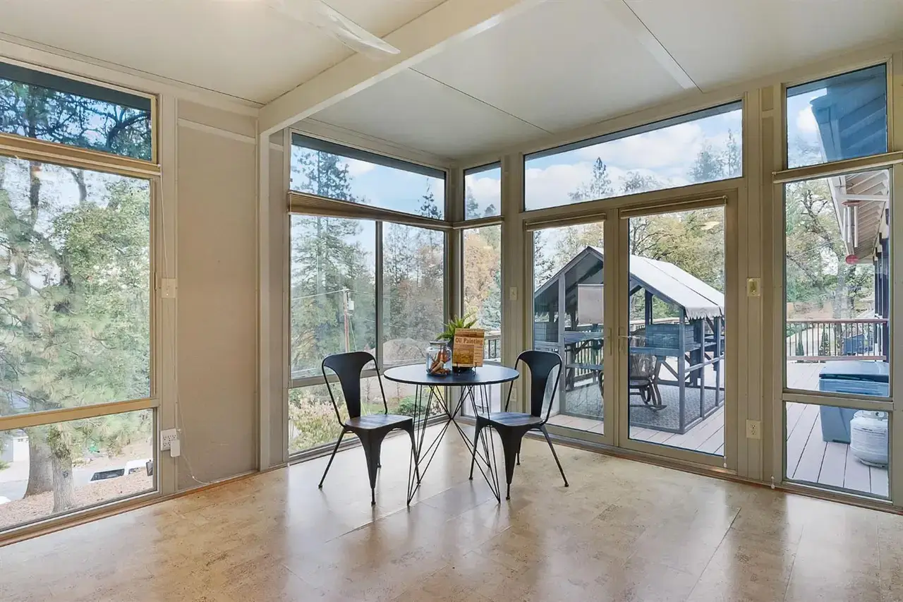 Lori Dr, Grass Valley - Premiere Home Staging & Design