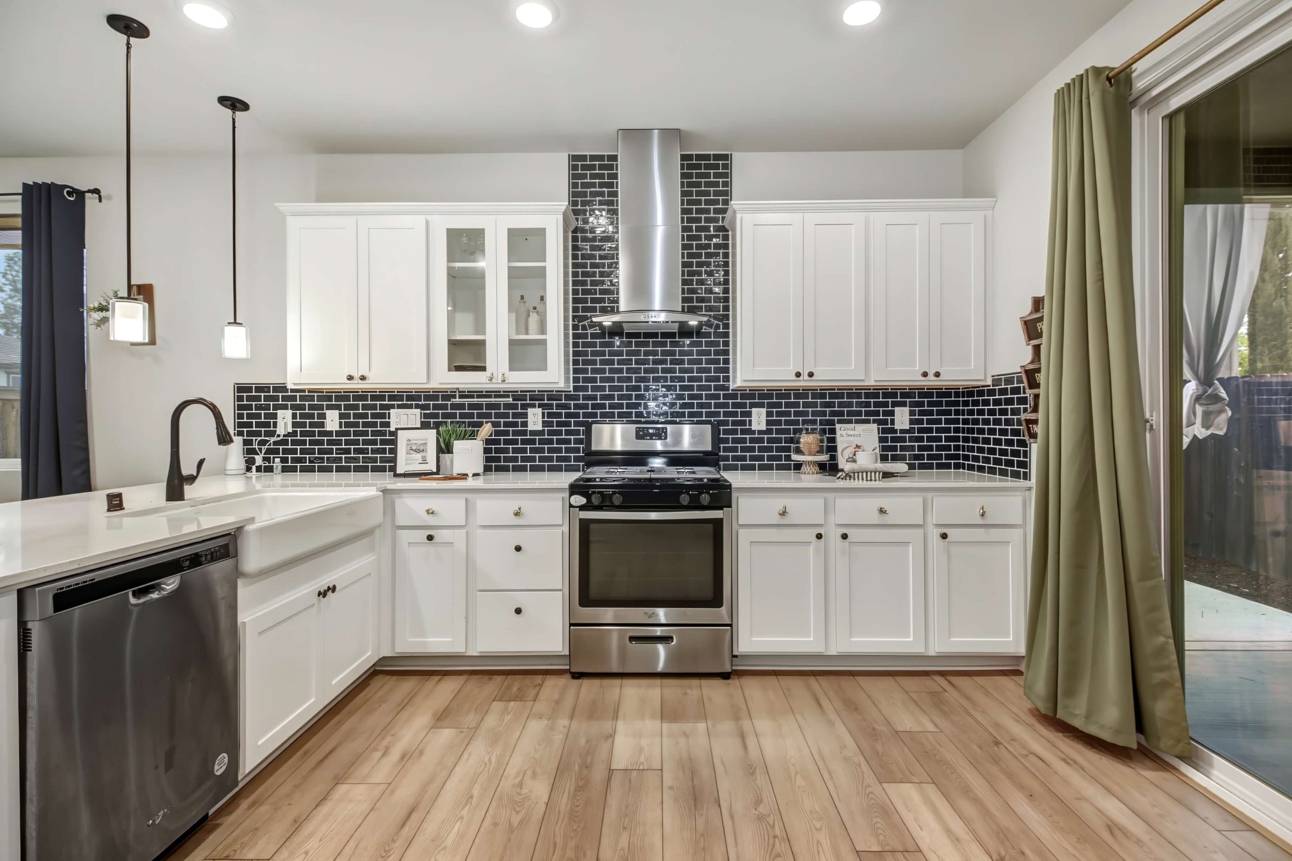 Gray Lodge Loop, Rocklin - Premiere Home Staging & Design