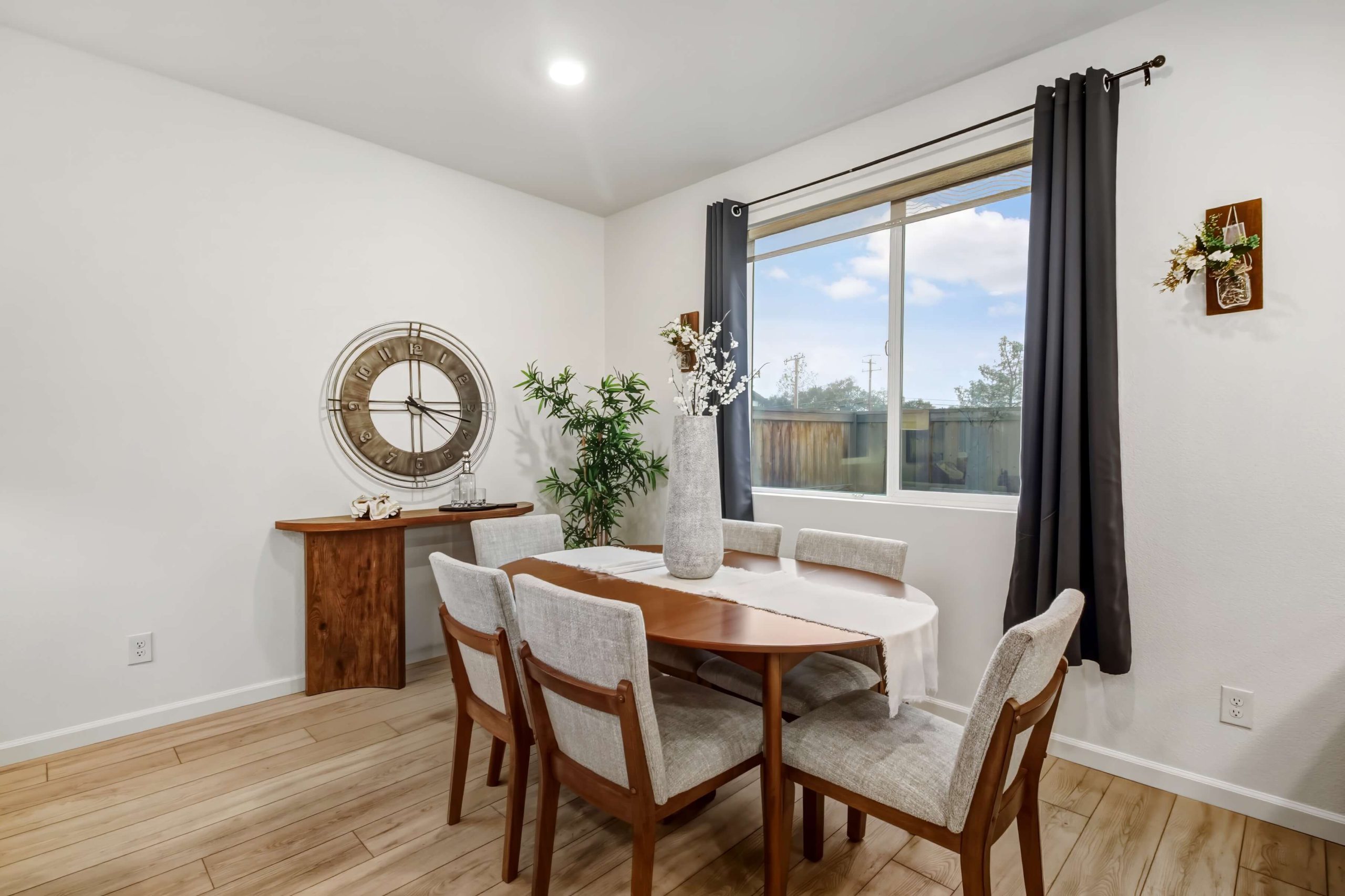 Gray Lodge Loop, Rocklin - Premiere Home Staging & Design