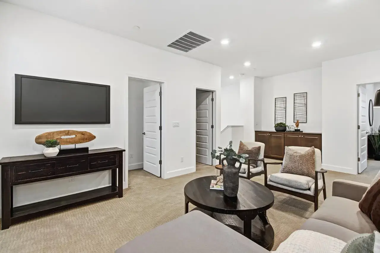 Lake Range Way, Roseville - Premiere Home Staging & Design