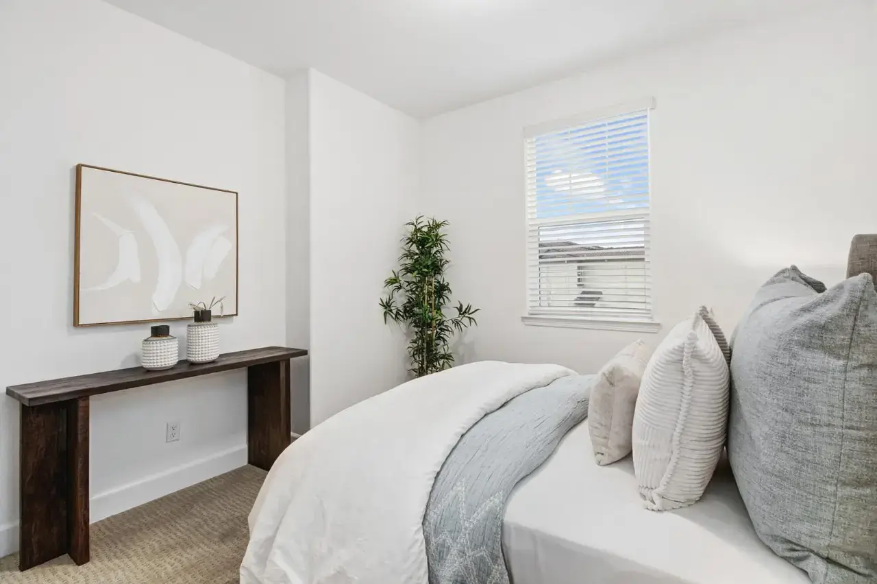 Lake Range Way, Roseville - Premiere Home Staging & Design