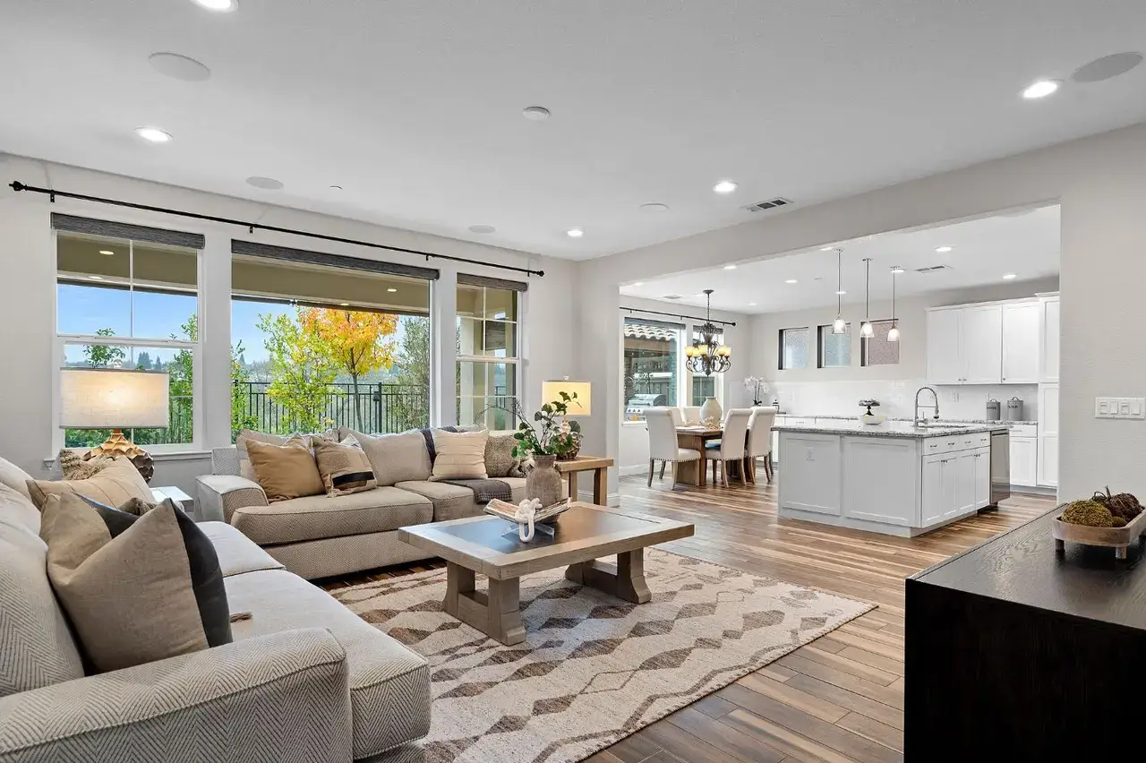 Vittorio Dr, Roseville - Premiere Home Staging & Design