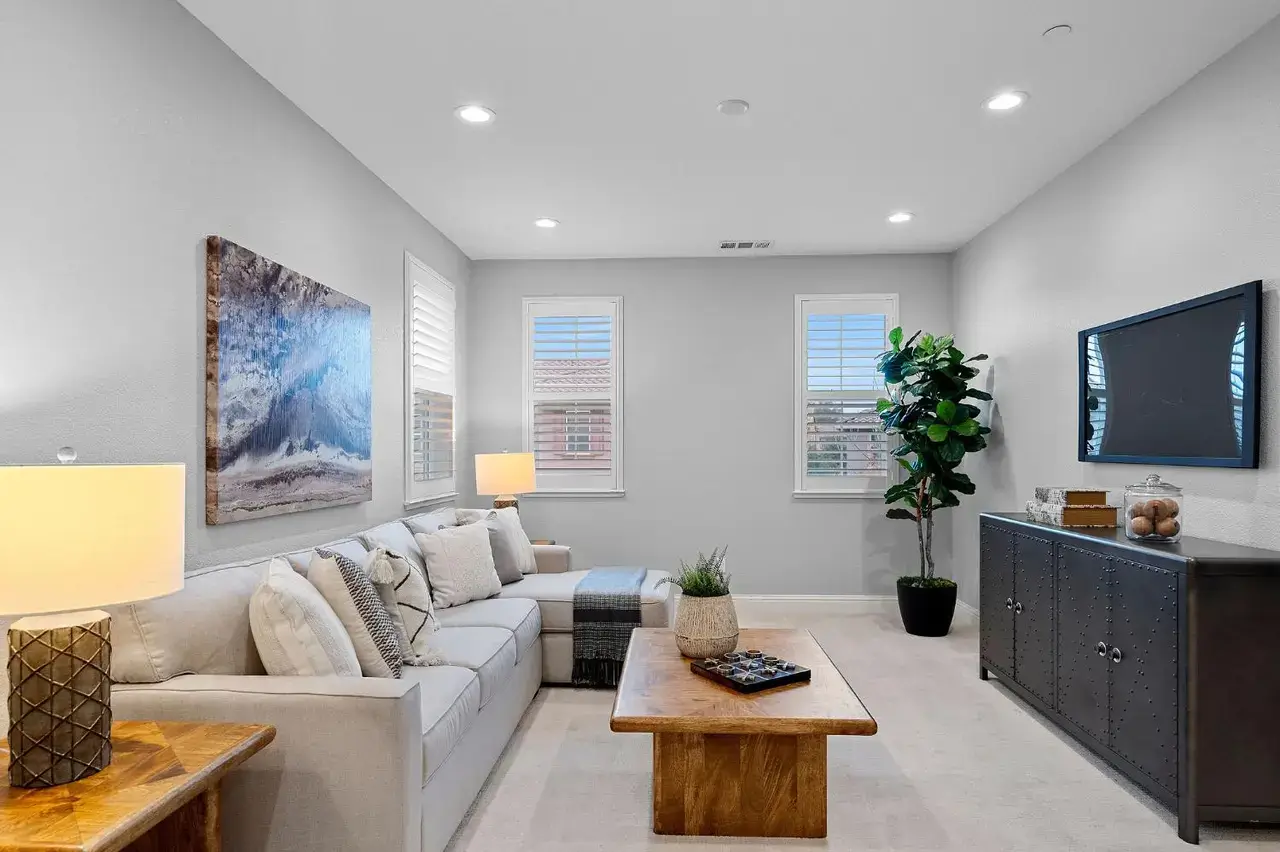 Vittorio Dr, Roseville - Premiere Home Staging & Design