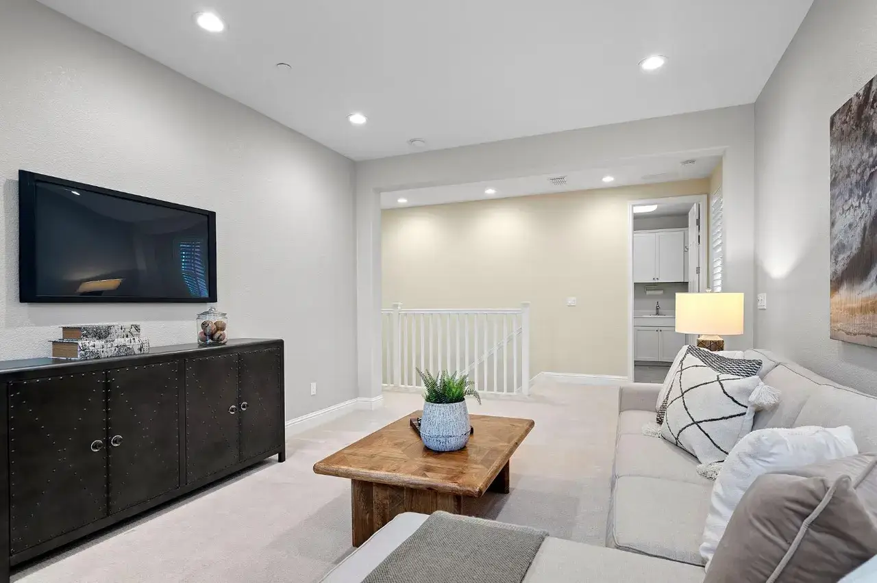 Vittorio Dr, Roseville - Premiere Home Staging & Design