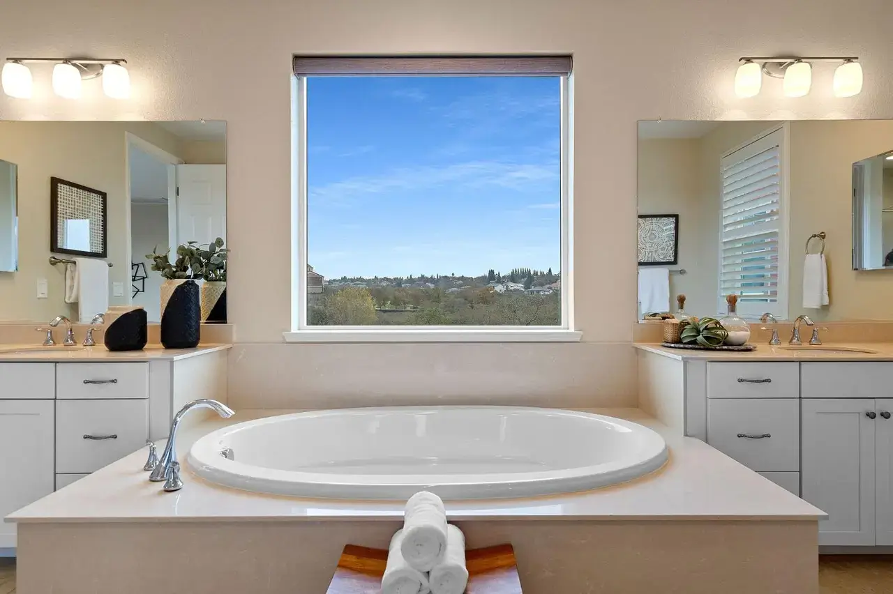 Vittorio Dr, Roseville - Premiere Home Staging & Design