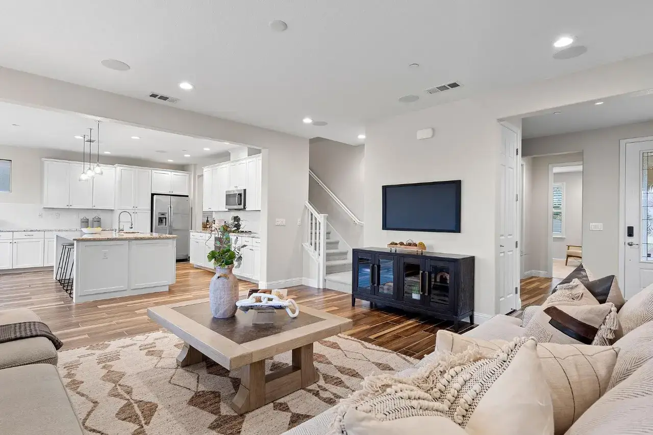 Vittorio Dr, Roseville - Premiere Home Staging & Design