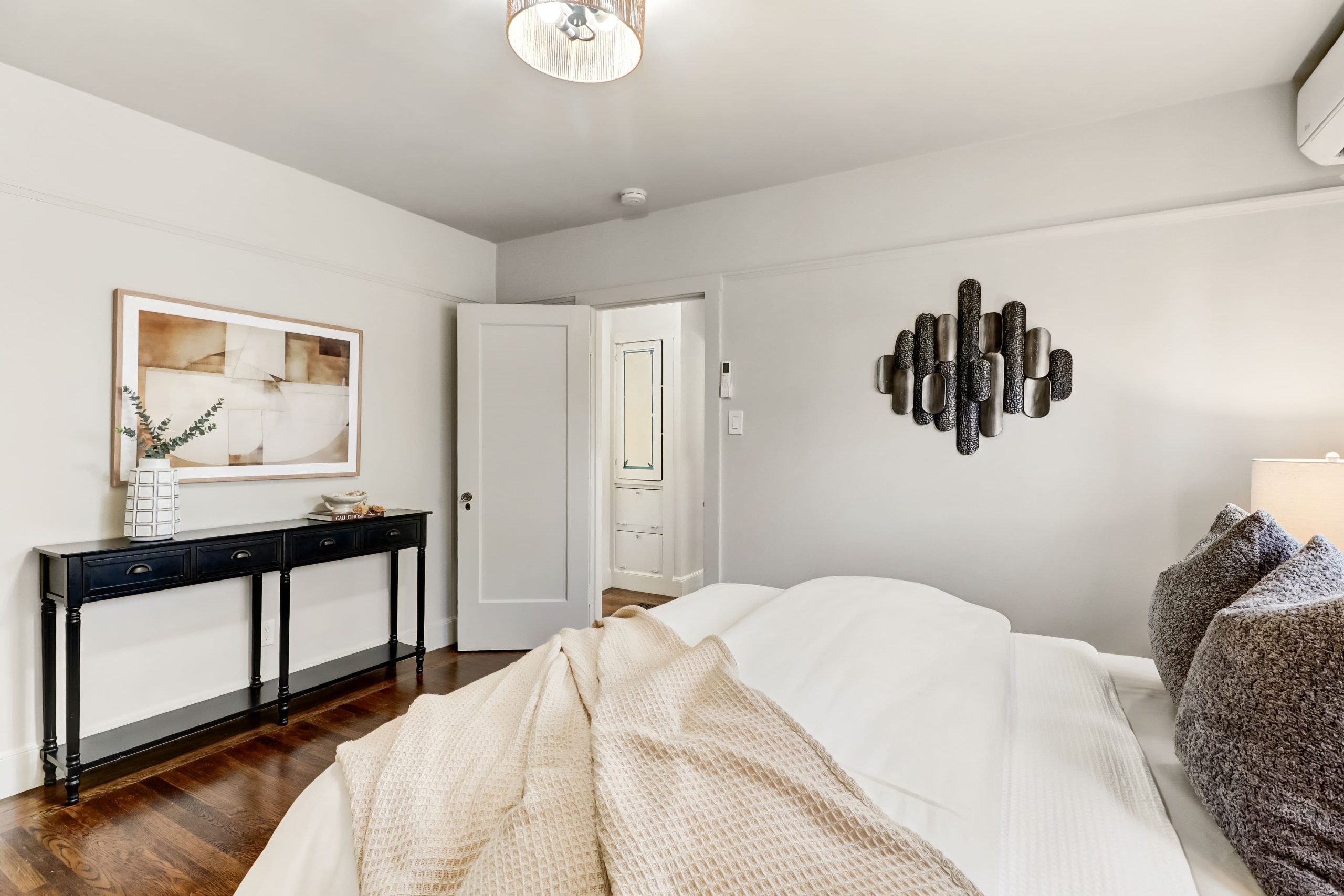 3rd Ave, Sacramento - Premiere Home Staging & Design