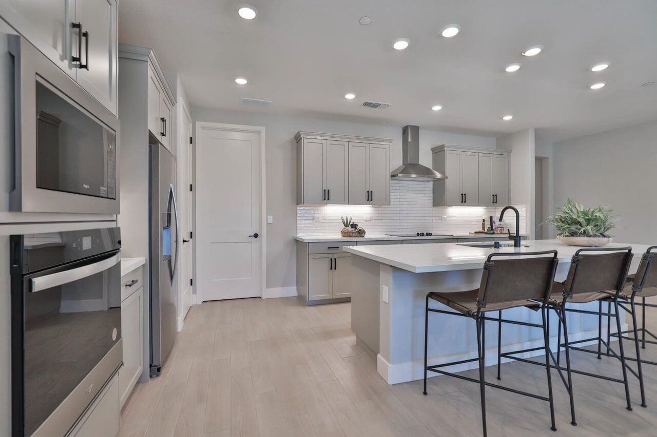 Vintage Oak, Lincoln - Premiere Home Staging & Design