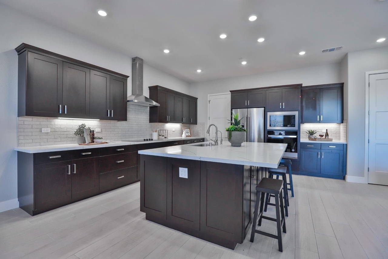 Starglow, Lincoln - Premiere Home Staging & Design