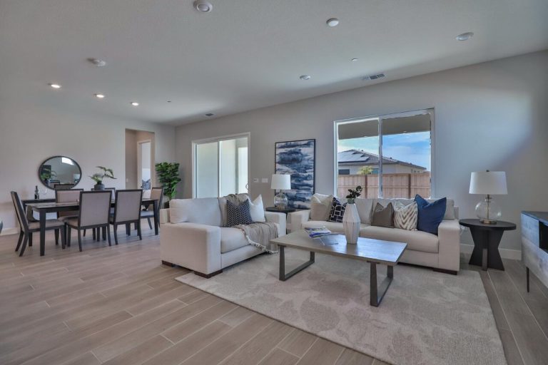 Starglow, Lincoln - Premiere Home Staging & Design