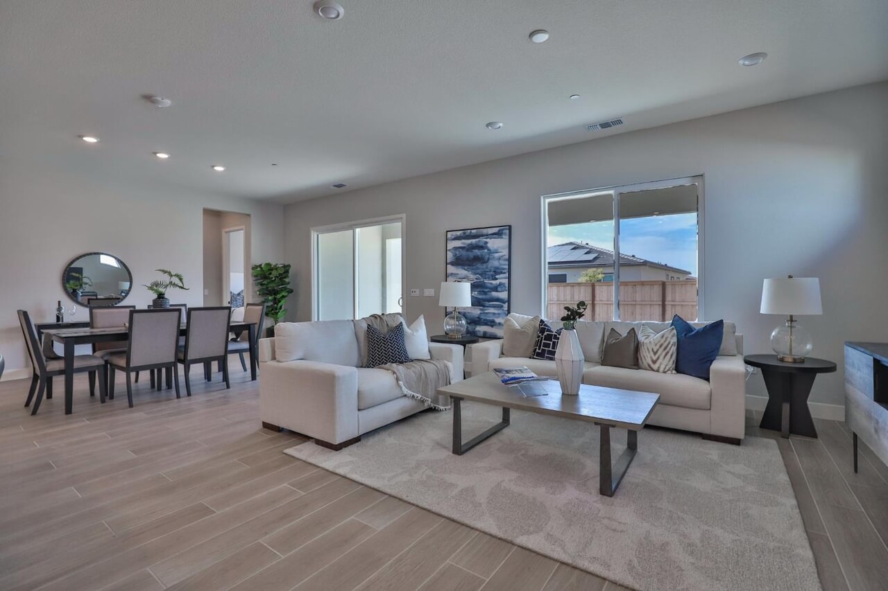 Starglow, Lincoln - Premiere Home Staging & Design