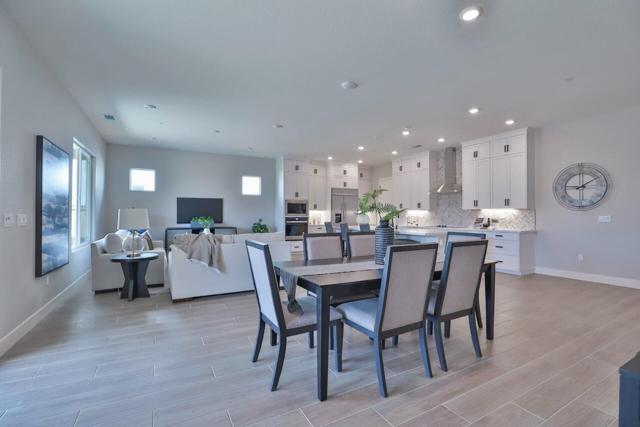 Starglow, Lincoln - Premiere Home Staging & Design