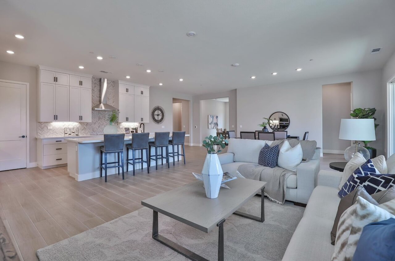 Starglow, Lincoln - Premiere Home Staging & Design