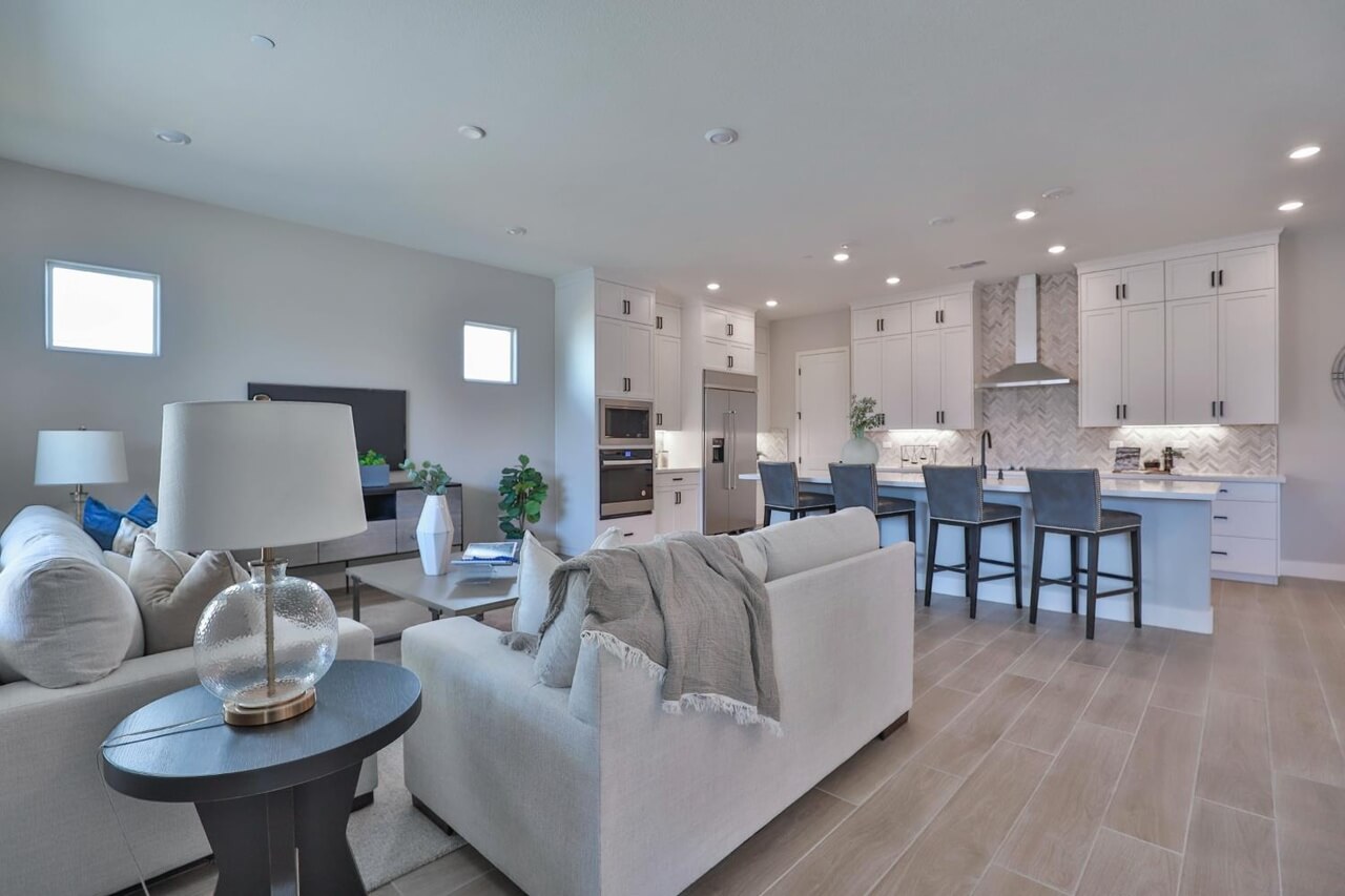 Starglow, Lincoln - Premiere Home Staging & Design