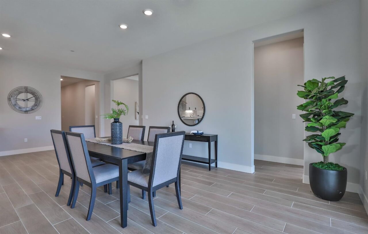 Starglow, Lincoln - Premiere Home Staging & Design