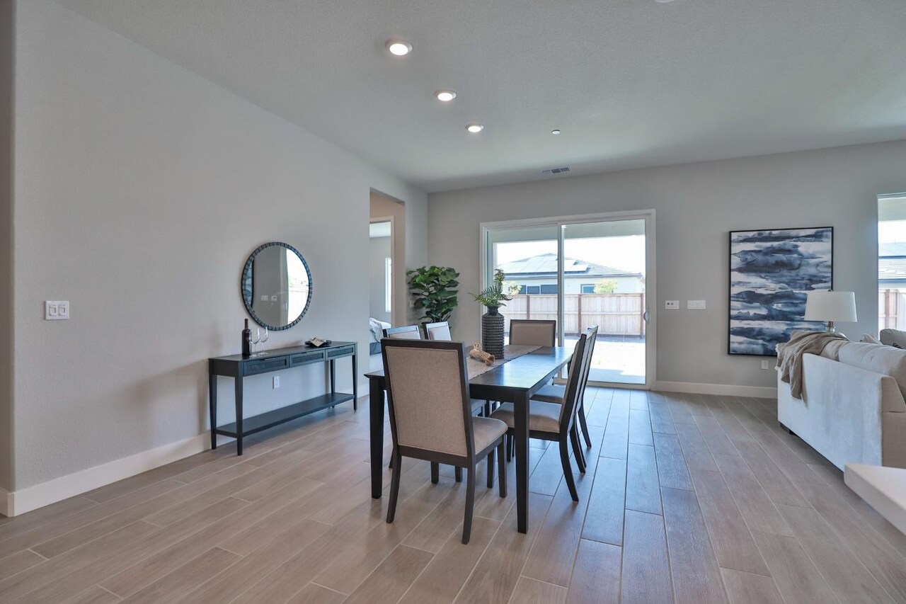 Starglow, Lincoln - Premiere Home Staging & Design