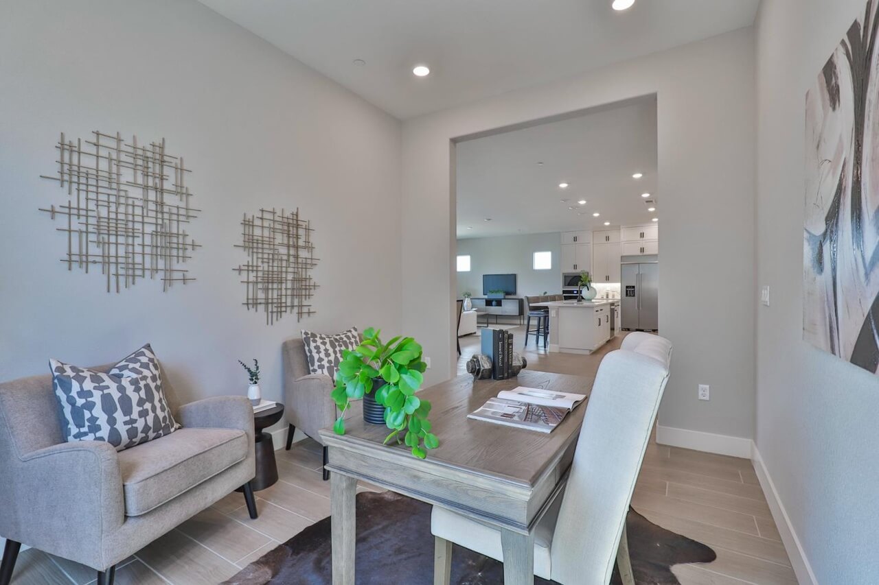 Starglow, Lincoln - Premiere Home Staging & Design