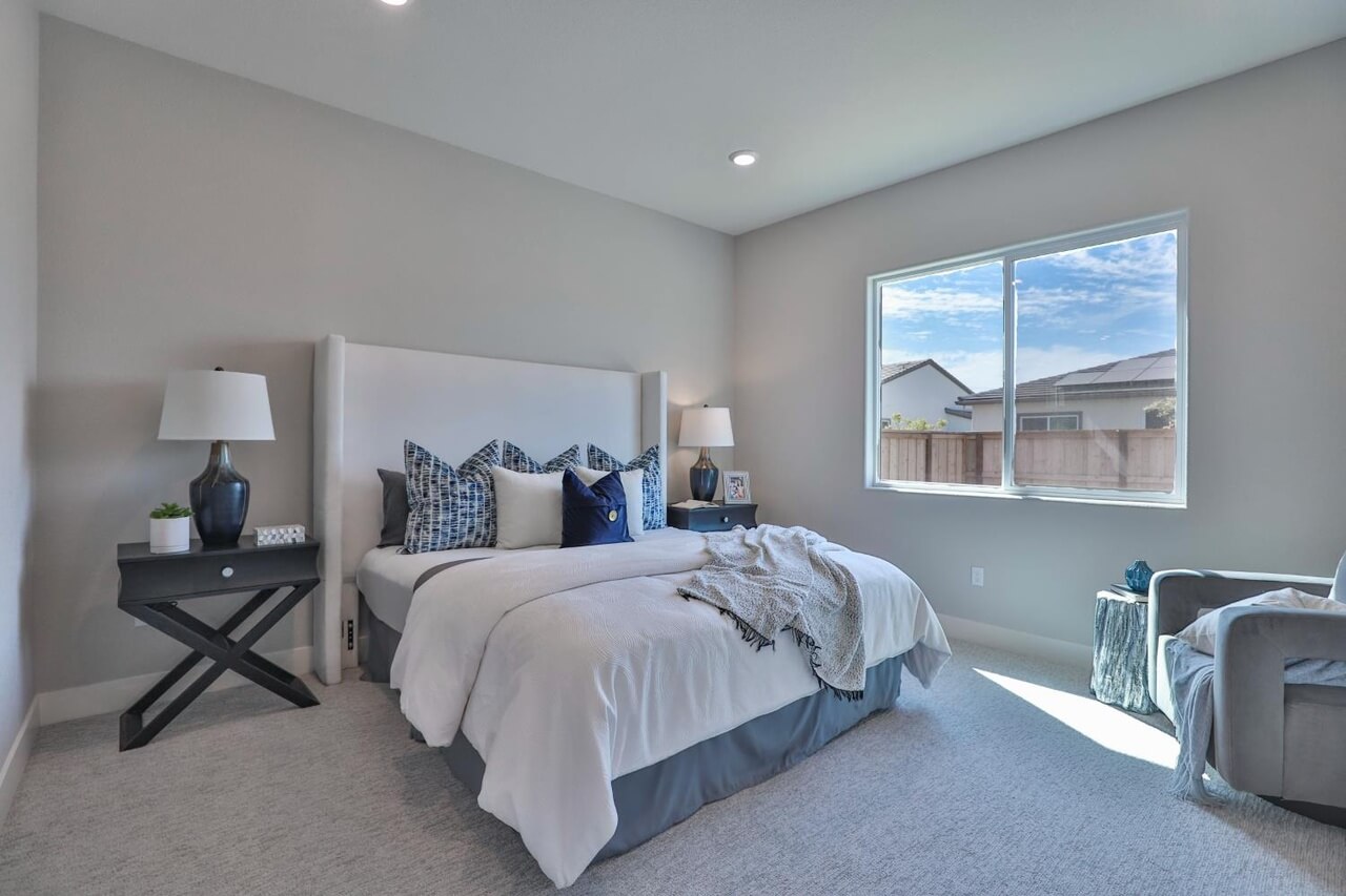 Starglow, Lincoln - Premiere Home Staging & Design