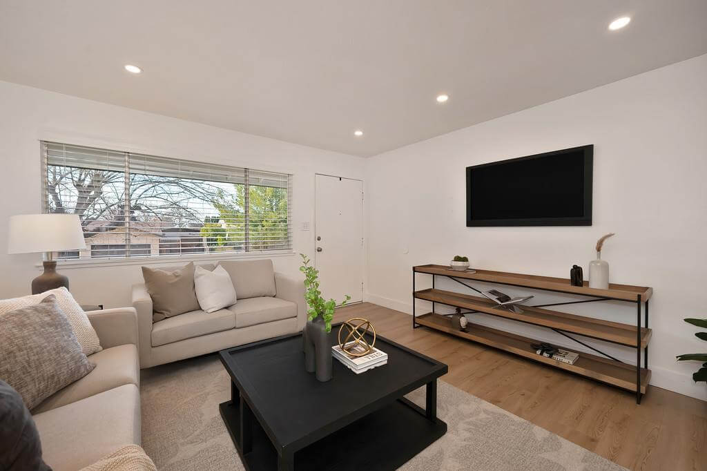 Beachwood Dr, Orangevale - Premiere Home Staging & Design