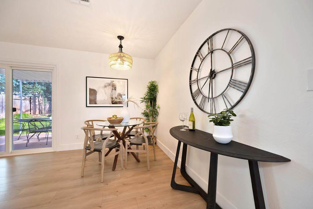 Beachwood Dr, Orangevale - Premiere Home Staging & Design
