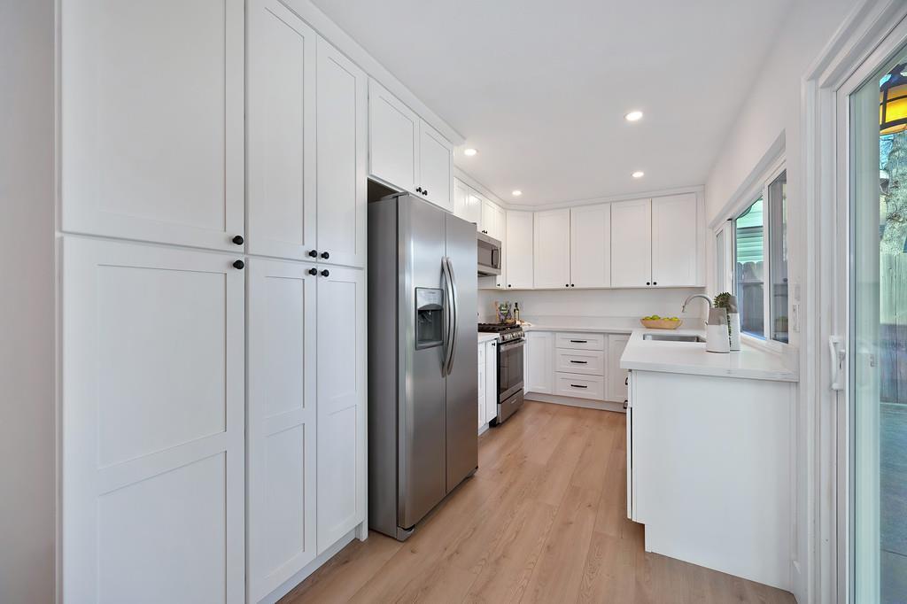 Beachwood Dr, Orangevale - Premiere Home Staging & Design